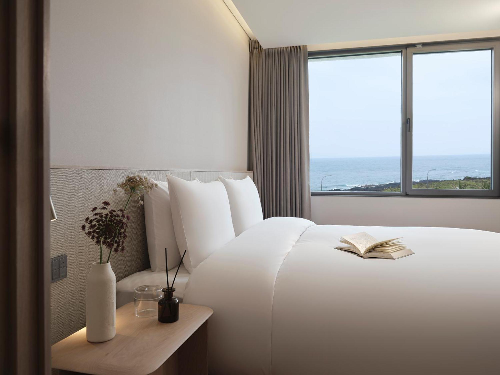 Haevichi Hotel & Resort Jeju Seogwipo Exterior photo