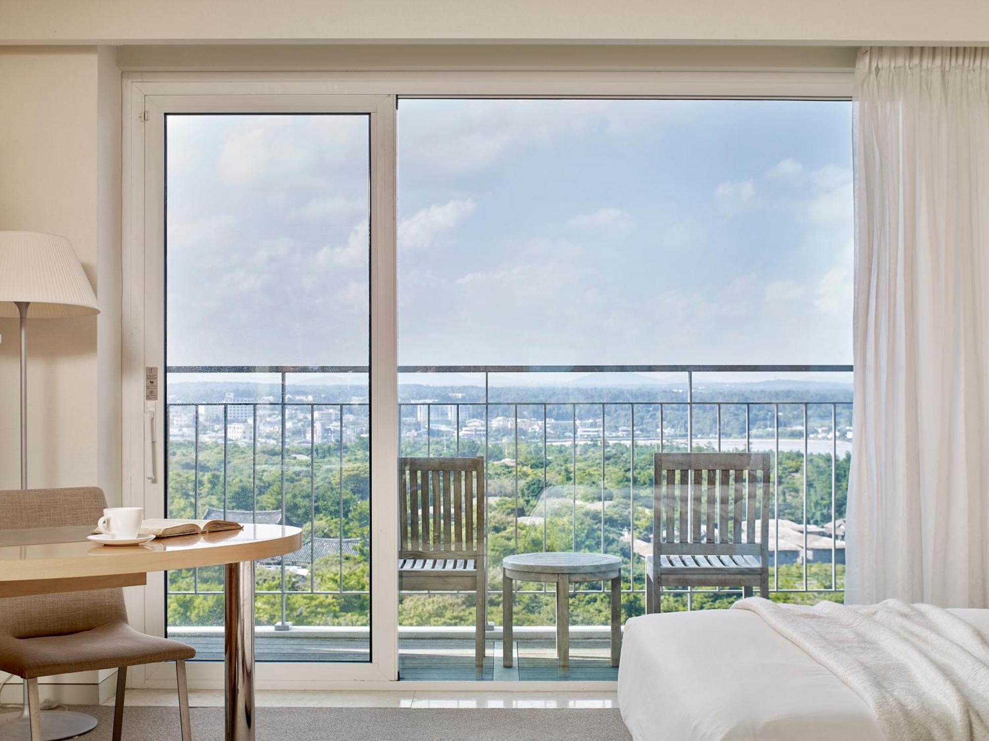 Haevichi Hotel & Resort Jeju Seogwipo Exterior photo