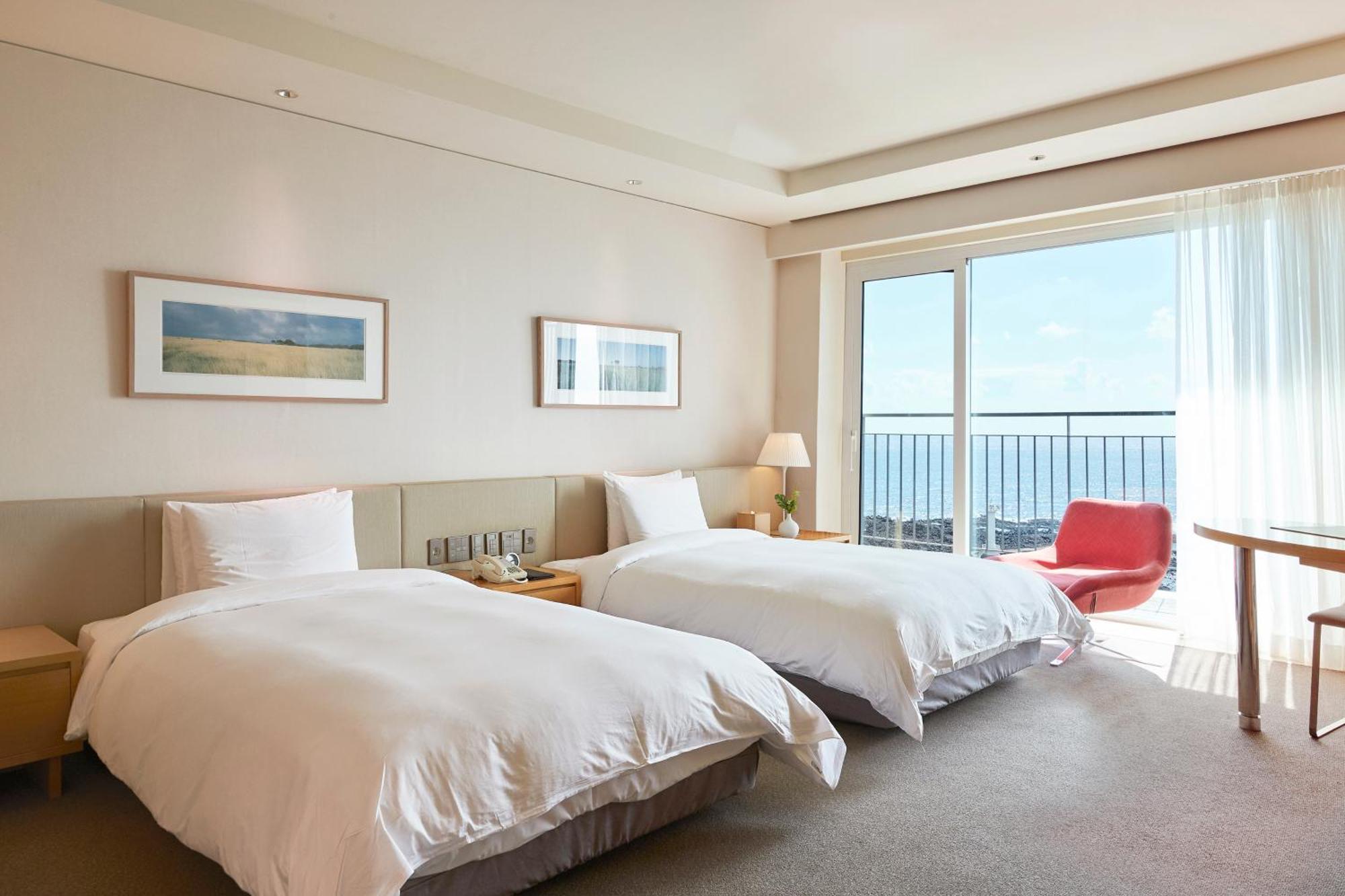 Haevichi Hotel & Resort Jeju Seogwipo Exterior photo